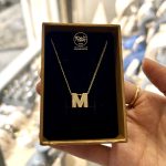 پلاک حرف انگلیسی M